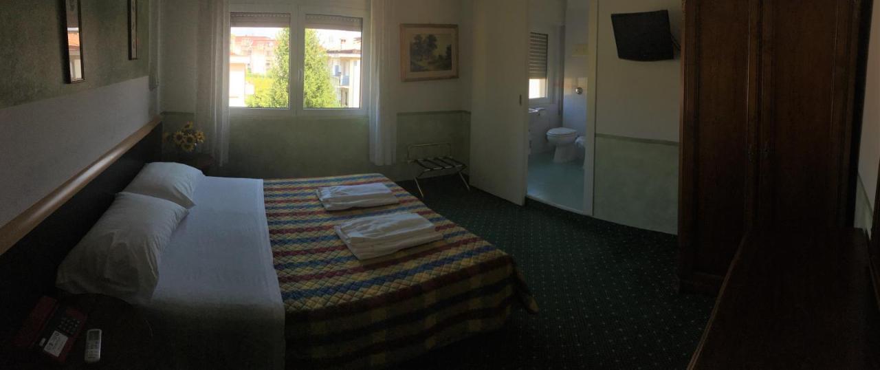 Hotel Astoria Desenzano del Garda Eksteriør billede