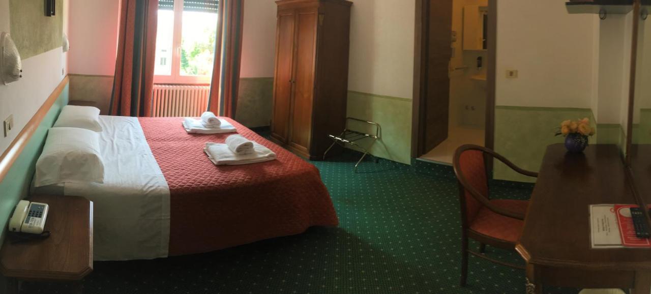 Hotel Astoria Desenzano del Garda Eksteriør billede